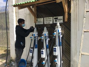 Membantu korban banjir, EWB-TL menghadirkan filter air bersih