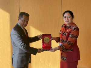 Bahas kerjasama parlamen dua negara, Ketua PN bertemu Puan Maharani   