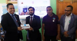 UNICEF serahkan 280 Tablet dukung sensus nasionál TL 2022