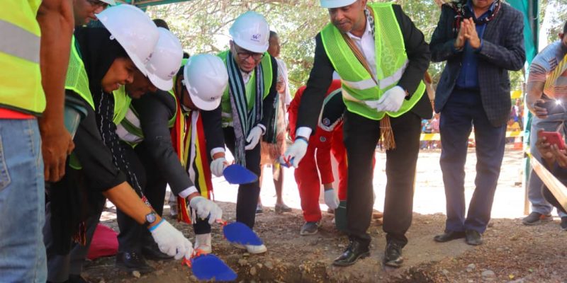 Peletakan batu pertama proyek jalan nasional Pante Makasar – Nítibe dilakukan