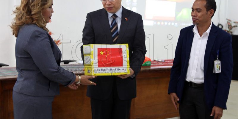 Pemerintah China serahkan satu mesin Laparoskopi pada Rumah Sakit Nasional 