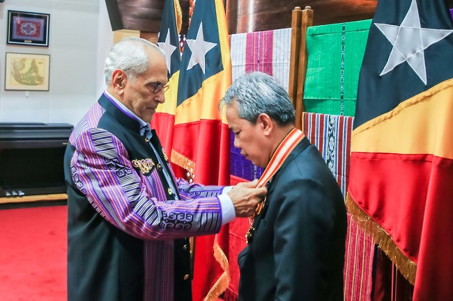 Atase Pendidikan KBRI Ikhfan Haris dianugerahi medali ‘Ordem Timor – Leste’