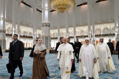 Paus Leo XIV kunjungi Masjid Agung Algiers, tekankan dialog dan saling menghormati