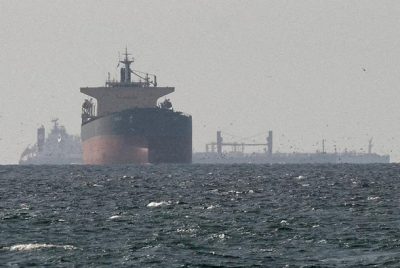 AS tolak cabut blokade, Iran kembali tutup Selat Hormuz