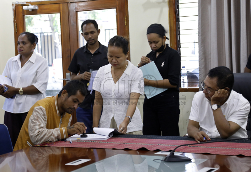 MOP sahkan kontrak rehabilitasi jalan pedesaan kotamadya Viqueque dan Manufahi