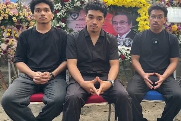 Pesan Lú Olo kepada Anak-anaknya : “Jadilah seperti padi yang semakin berisi semakin merunduk”   
