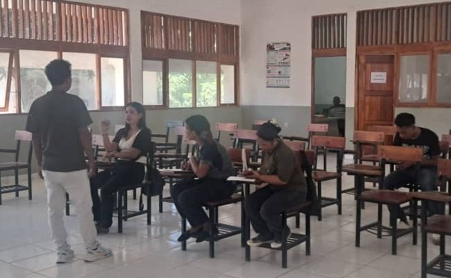 Usia bukan halangan bagi Angelita kembali mengenyam pendidikan demi masa depan